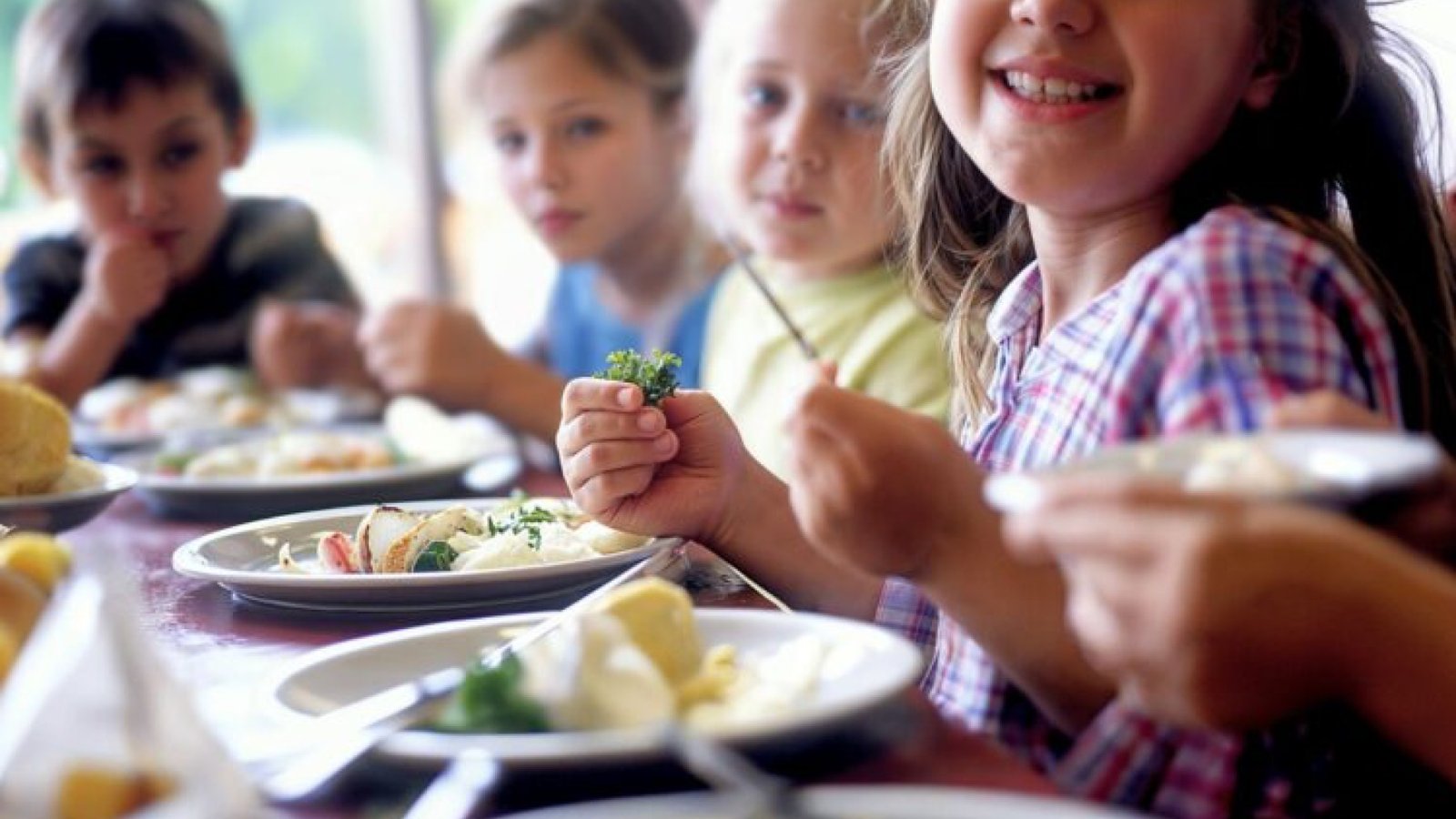 Los kilos de comida que tiran los comedores escolares cada semana