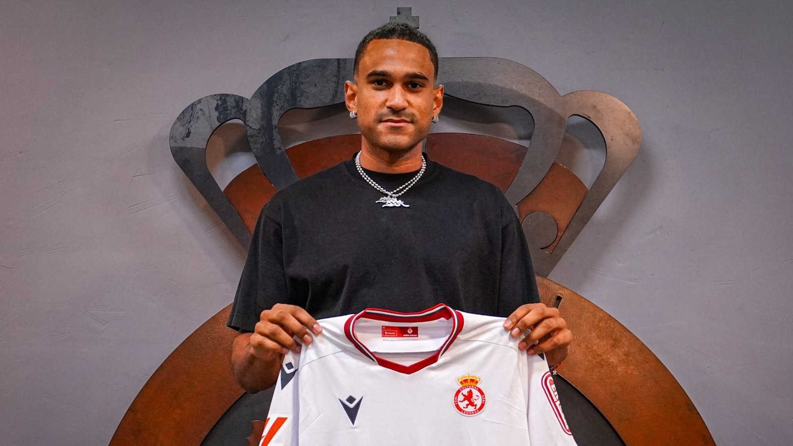 Cierre del mercado, Cultural, Mboula