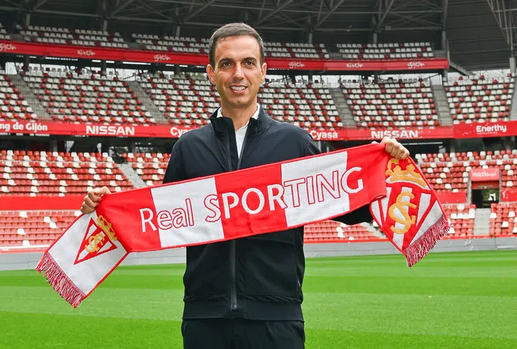 La Pizarra de Blanquivioletas | Sporting de Gijón 1 Borja Jiménez