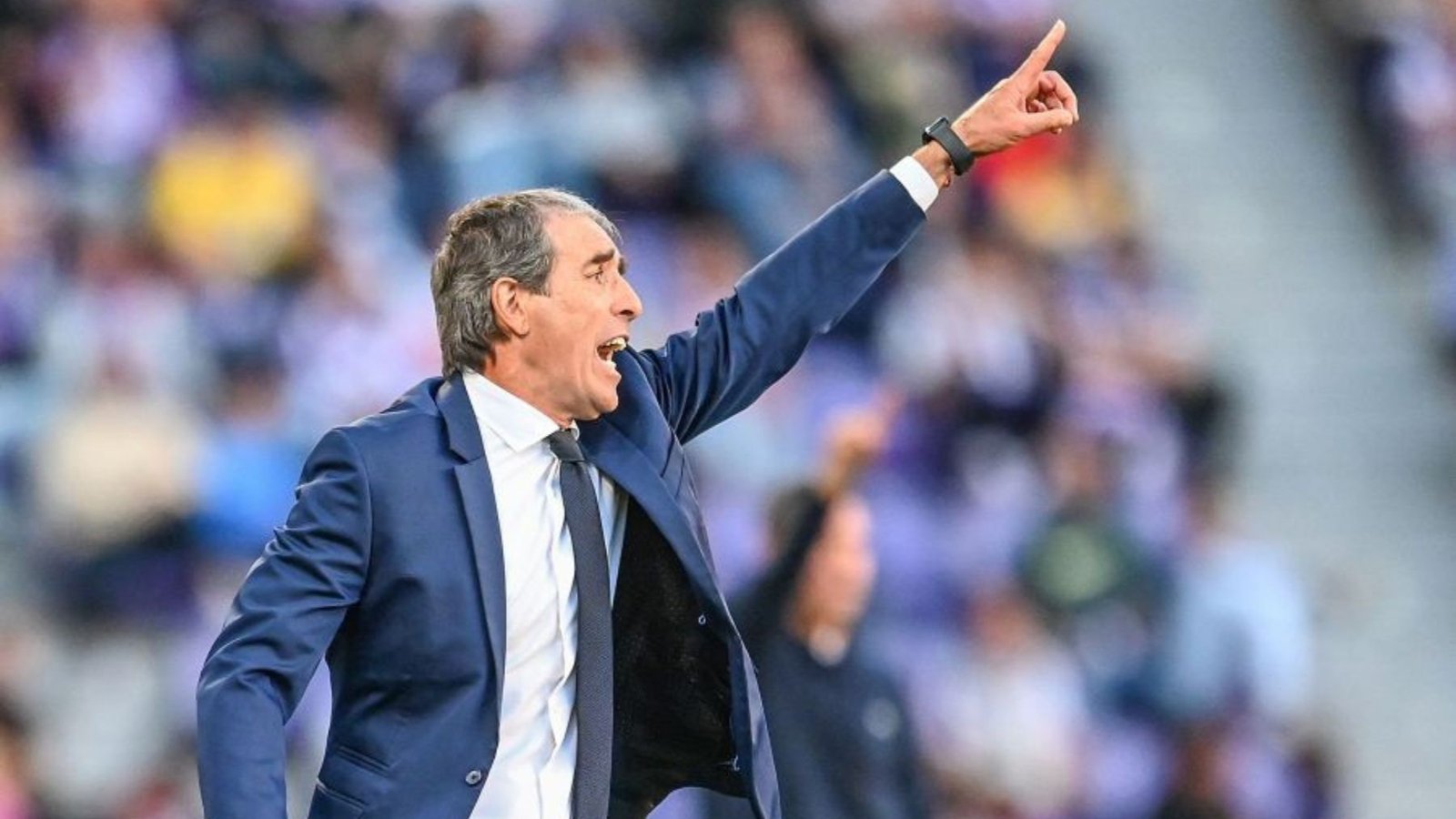 Guillermo Almada da indicaciones contra el Mirandés