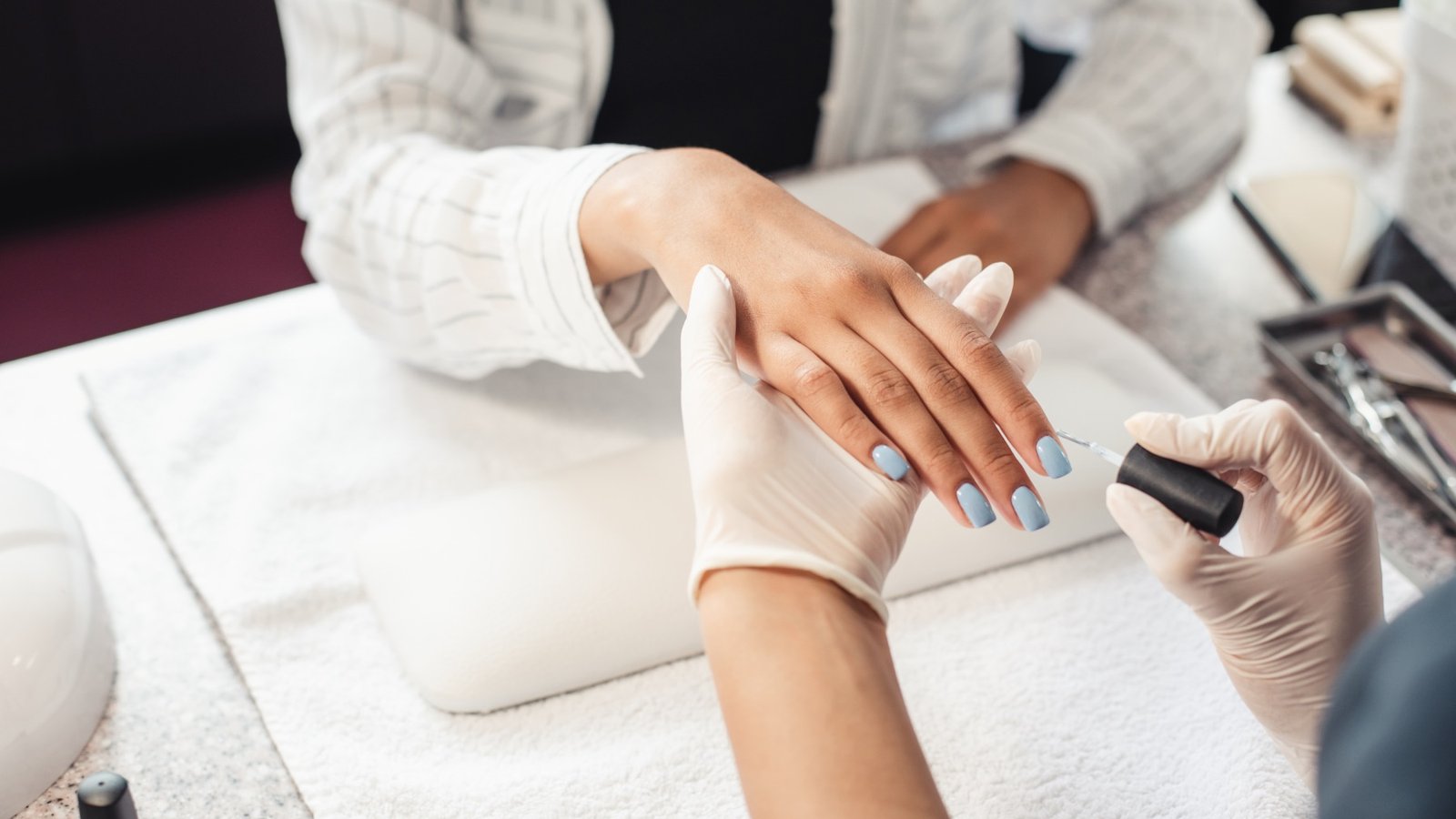 Así pueden afectar tus esmaltes de uñas a tu salud