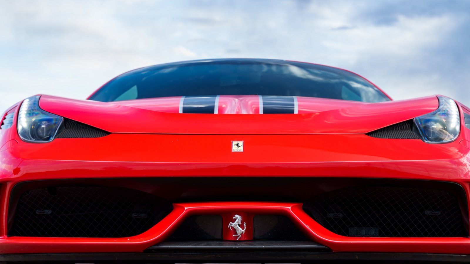 Ferrari se lanza al mercado de los coches eléctricos