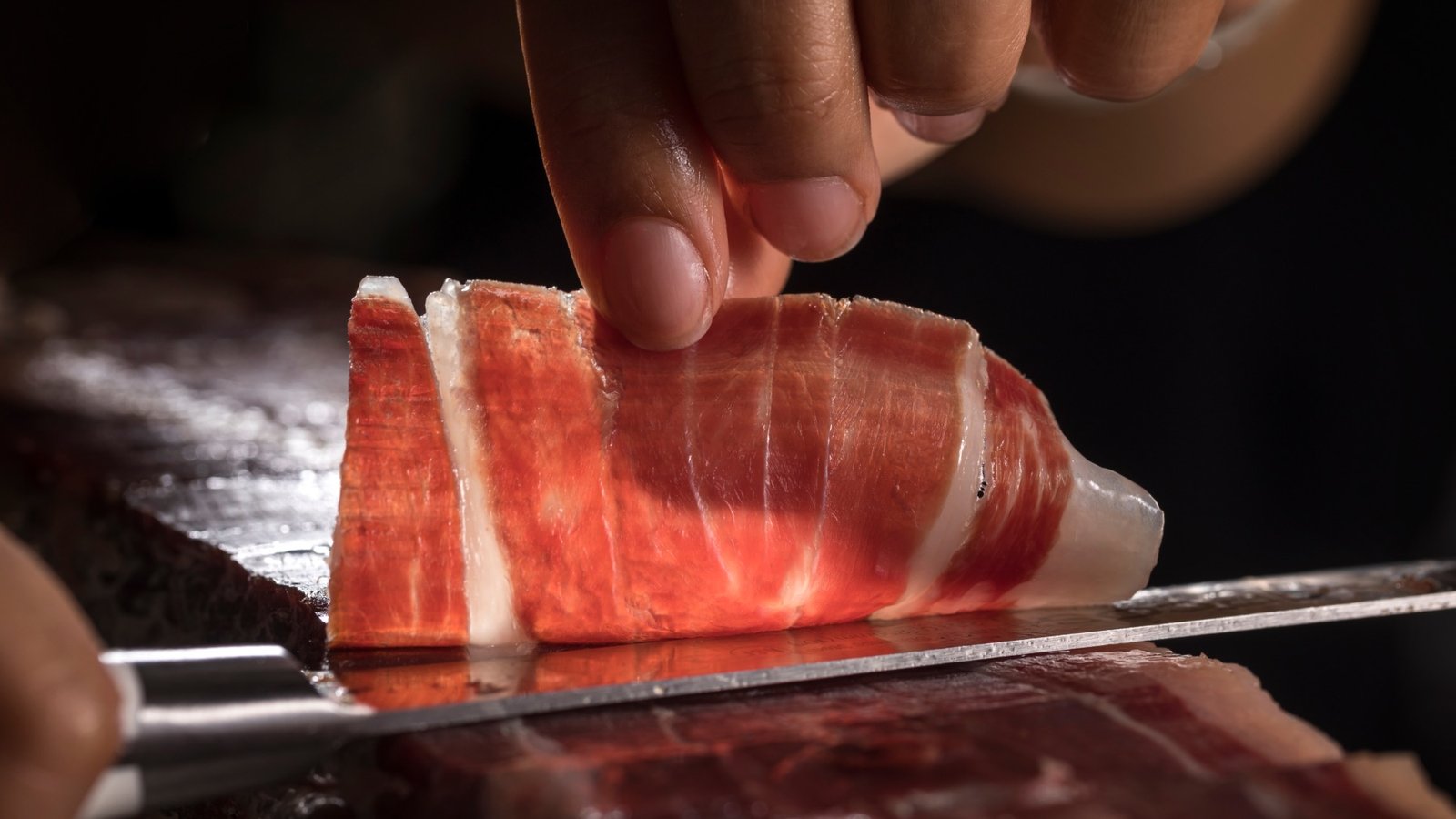 Debes fijarte si no quieres que te engañen al comprar jamón