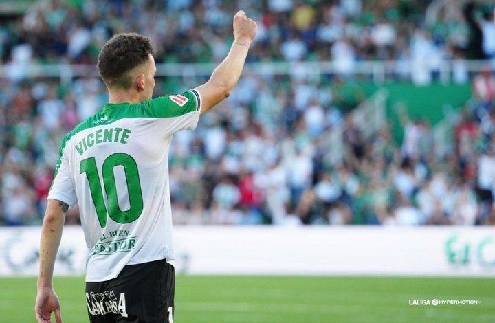 A seguir en el Racing: Íñigo Vicente 3 Íñigo Vicente Racing