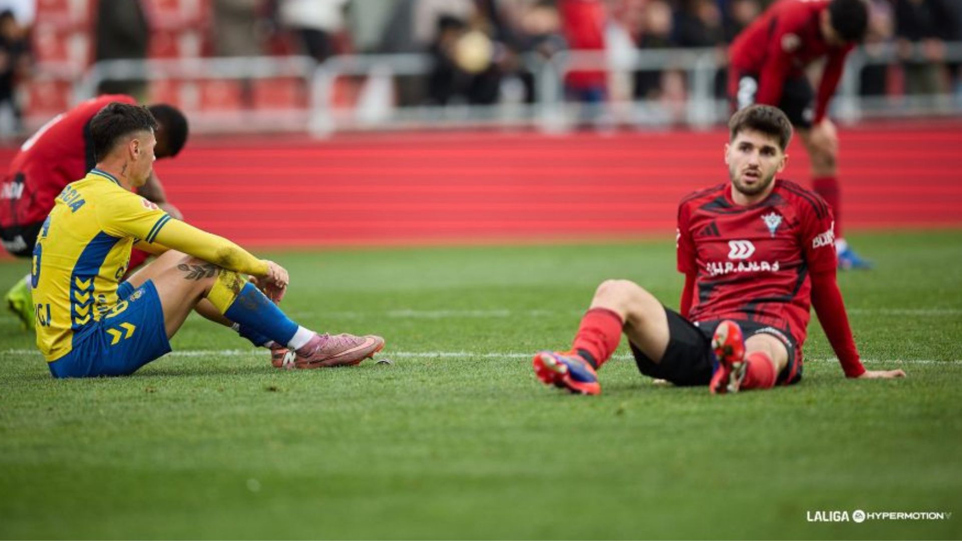 Portada 44 El drama amenaza a los equipos de Segunda de Castilla y León