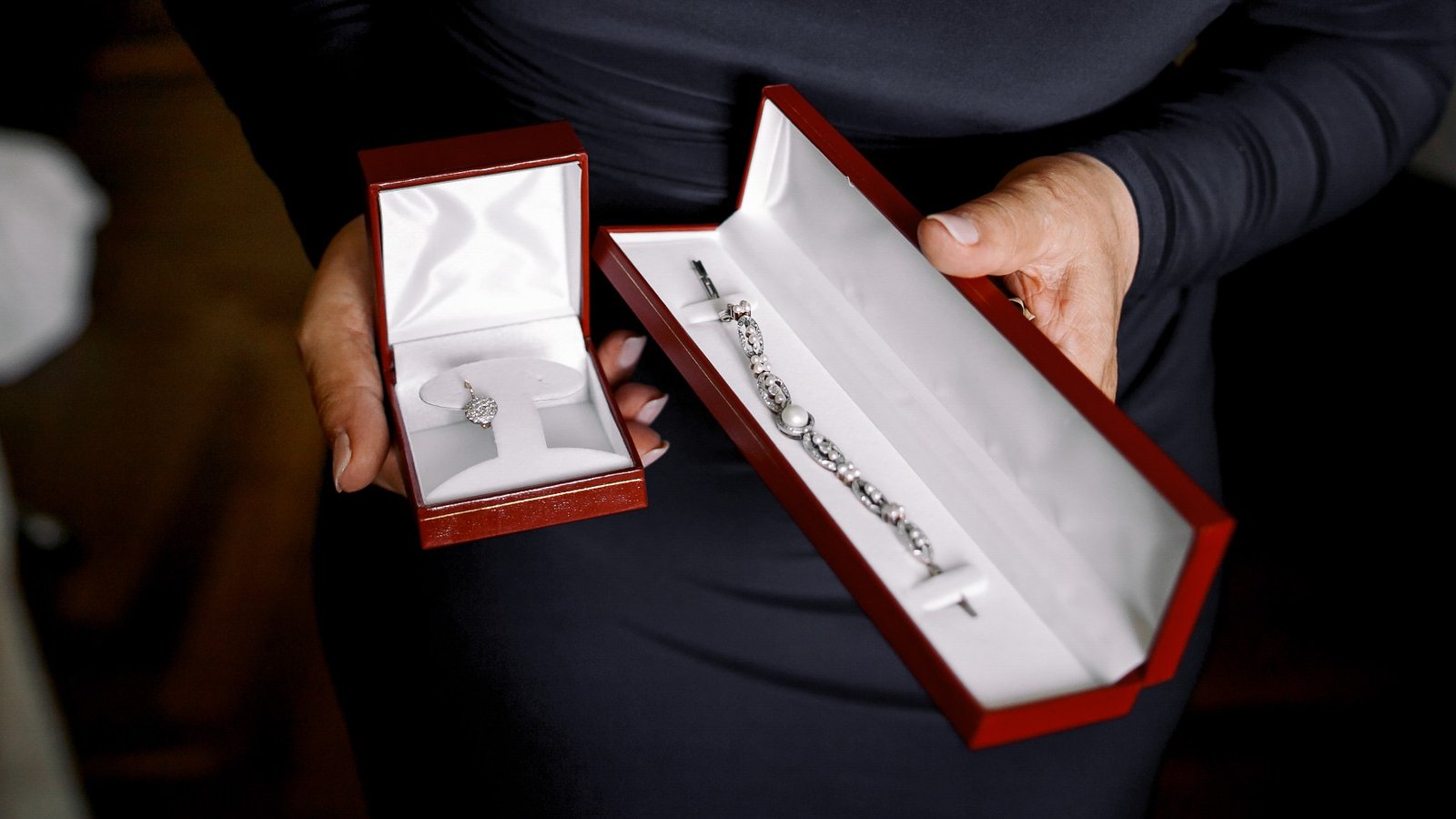 Valladolid: Roba 5.300 euros en joyas en la casa en la que limpiaba